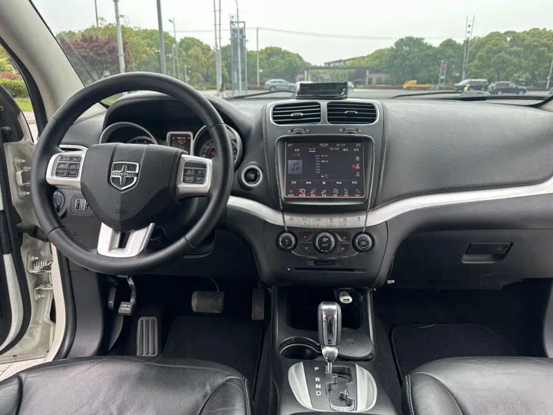 Dodge crossroad