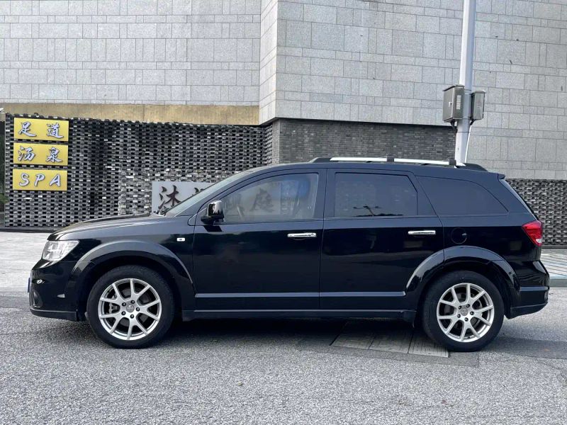 Dodge crossroad