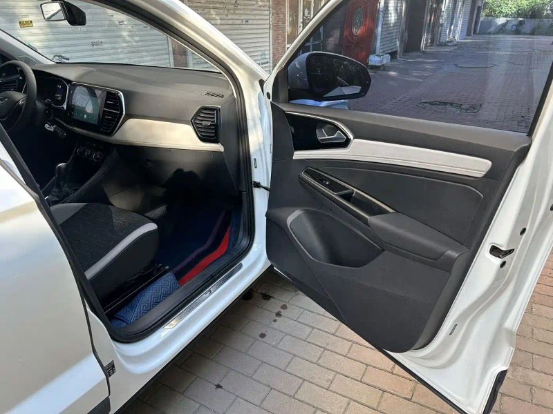 Jetta vs5