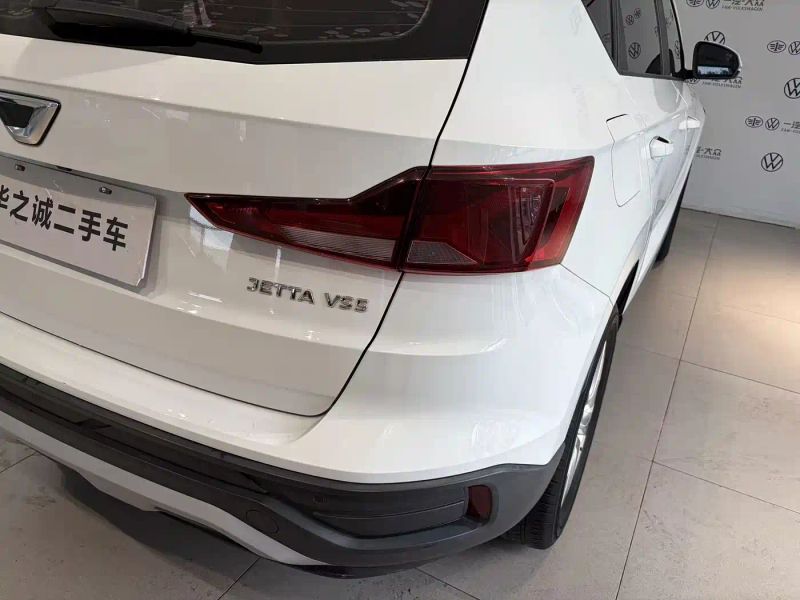 Jetta vs5