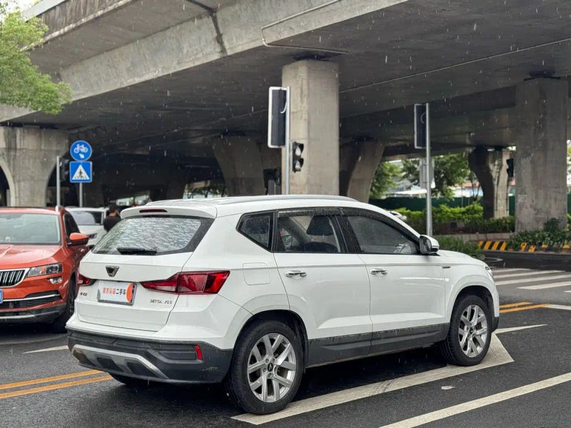 Jetta vs5