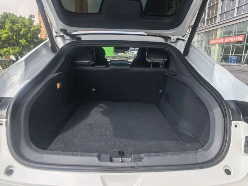 eπ sedan