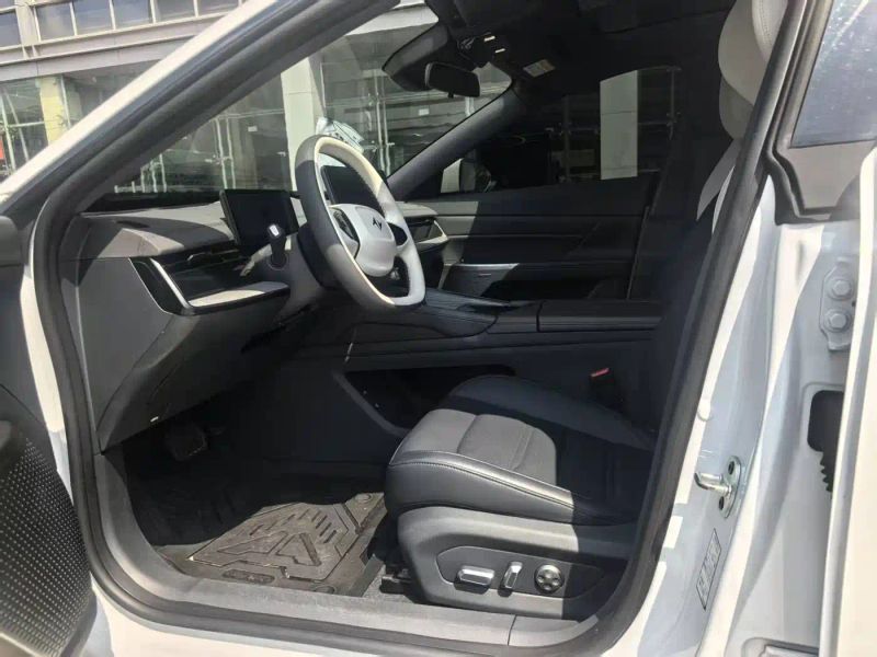 eπ sedan