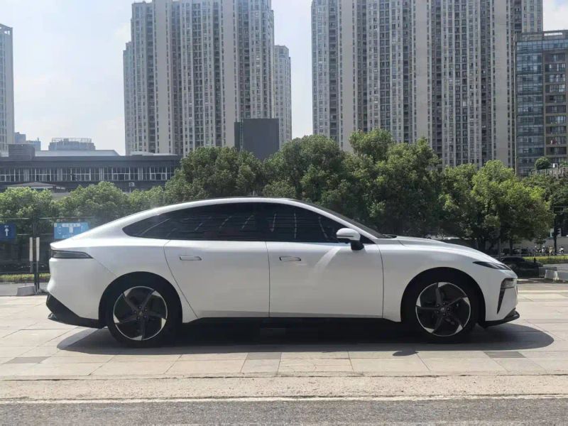 eπ sedan