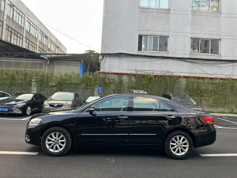 alphard camry