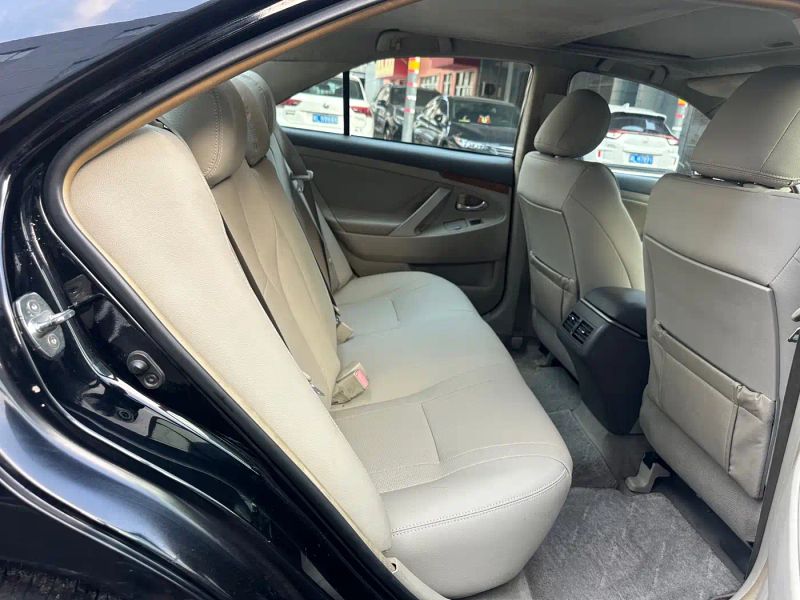 alphard camry