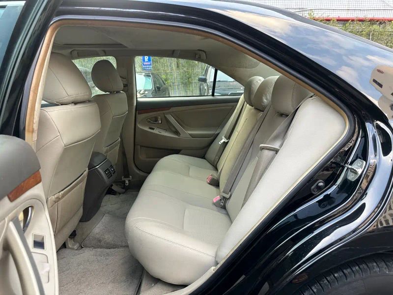 alphard camry