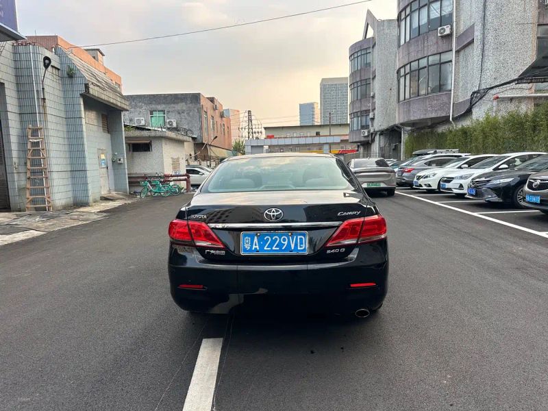 alphard camry