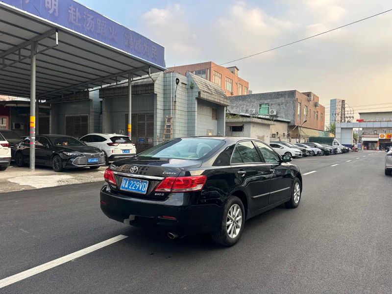alphard camry