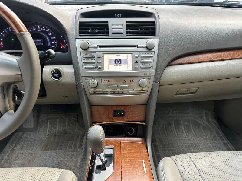 alphard camry