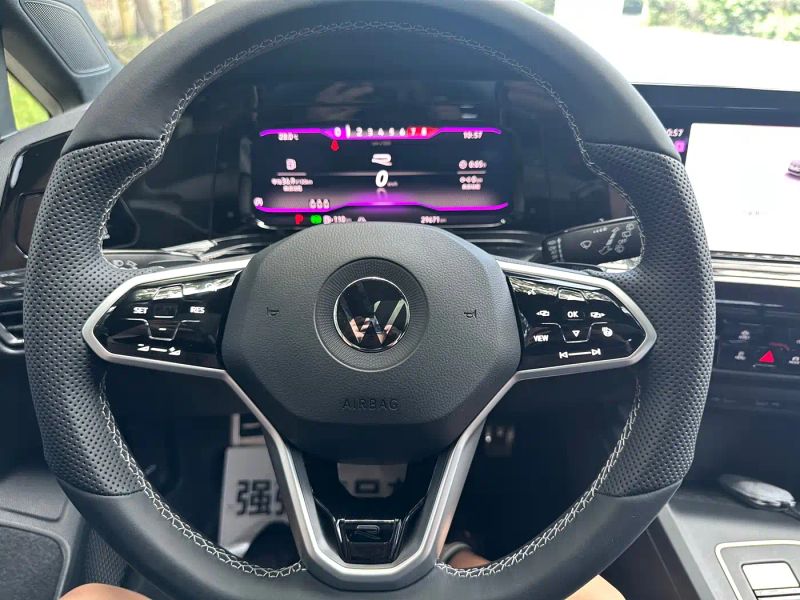 faw-volkswagen golf