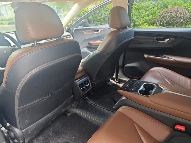 Hongqi eqm5