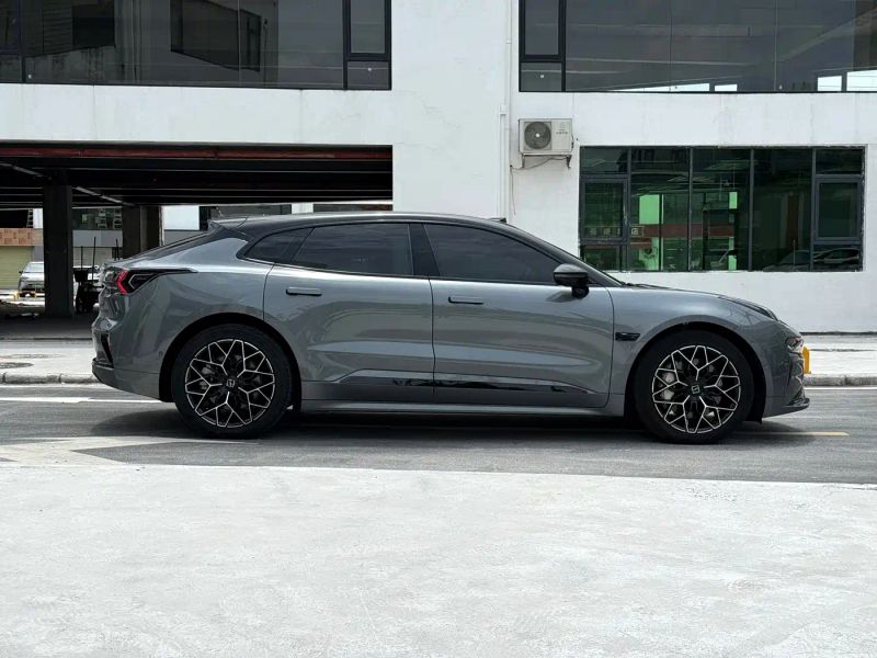 Zeekr 001