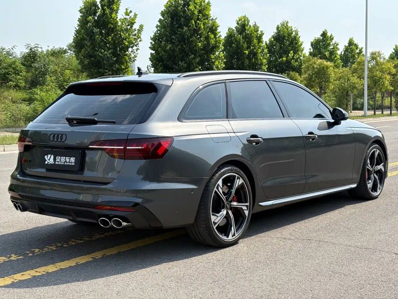 Audi S4