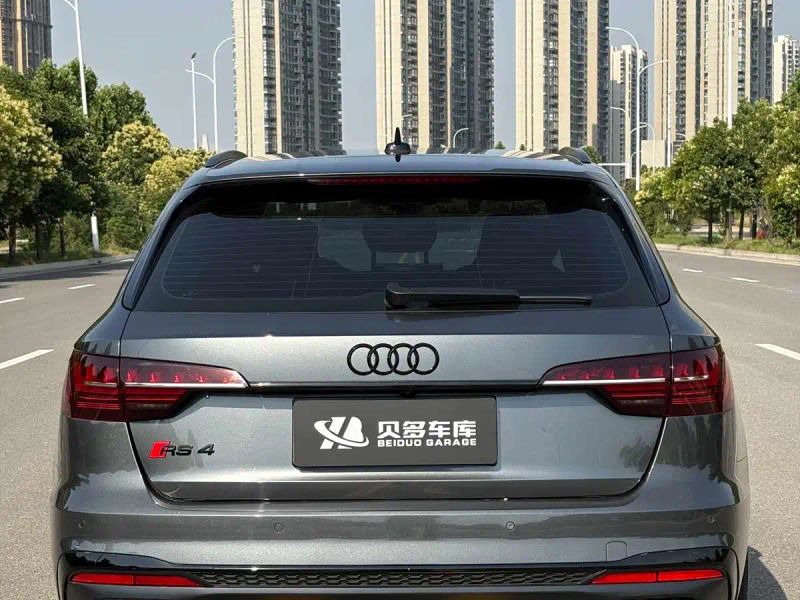 Audi S4
