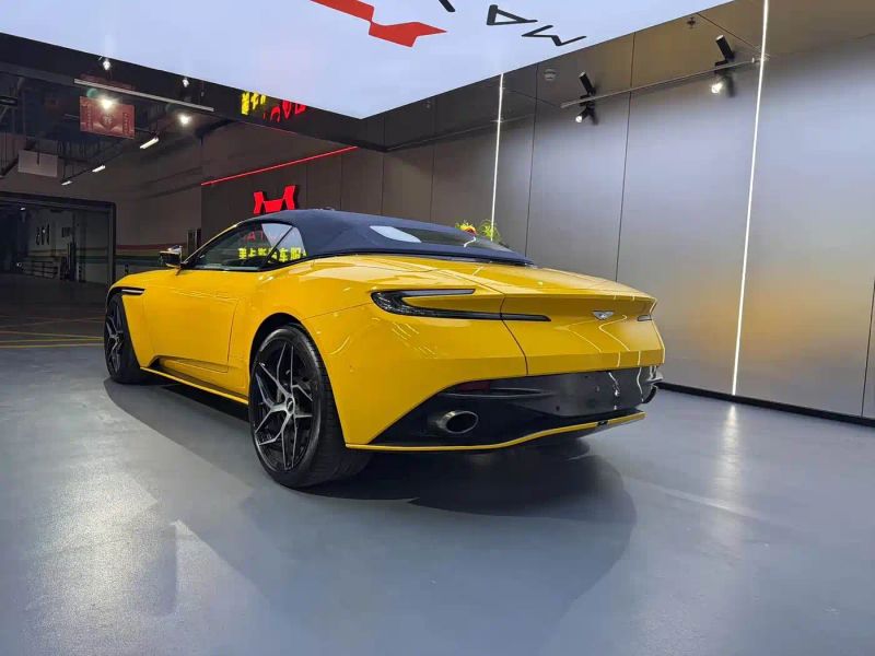 Aston-martin aston-martin-db11