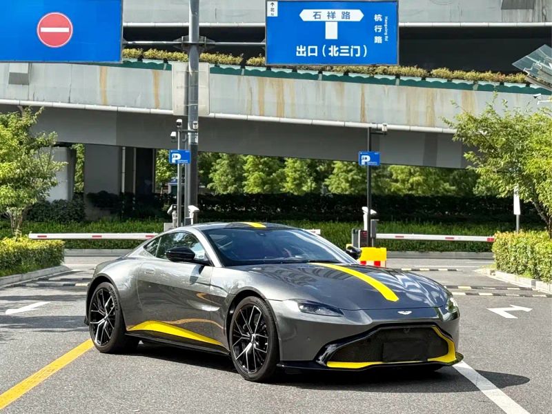 Aston-martin vantage