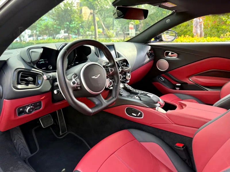 Aston-martin vantage