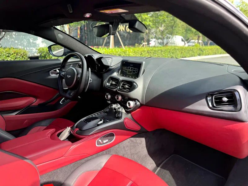 Aston-martin vantage