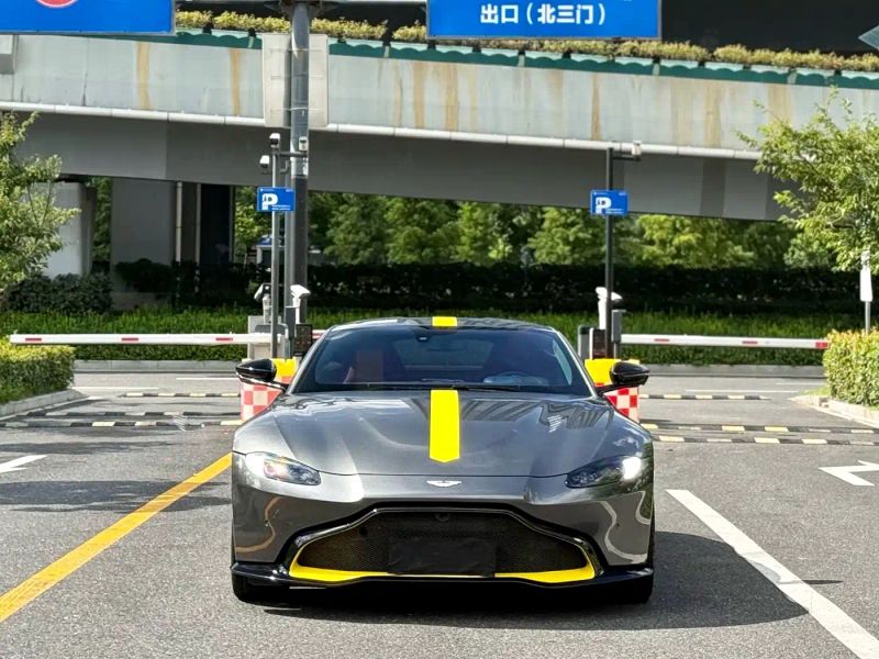 Aston-martin vantage