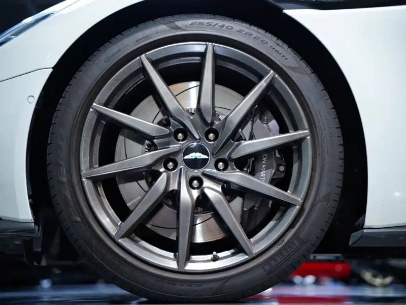 Aston-martin db11