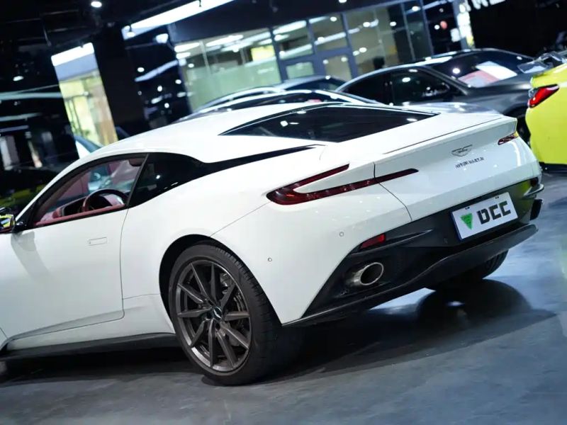 Aston-martin db11