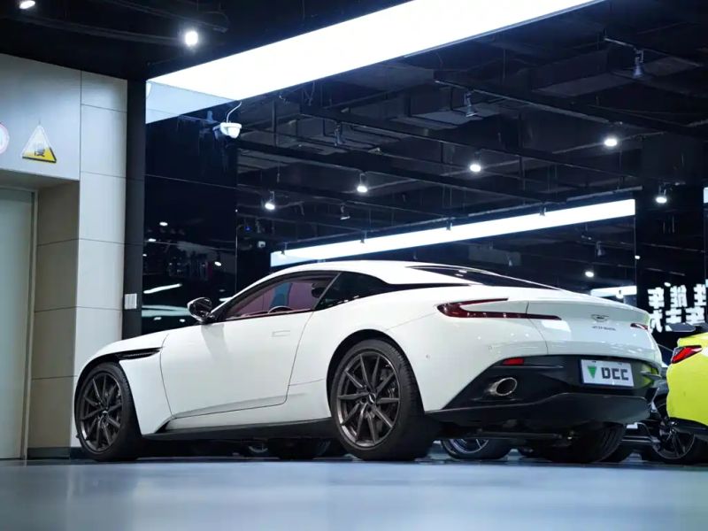 Aston-martin db11