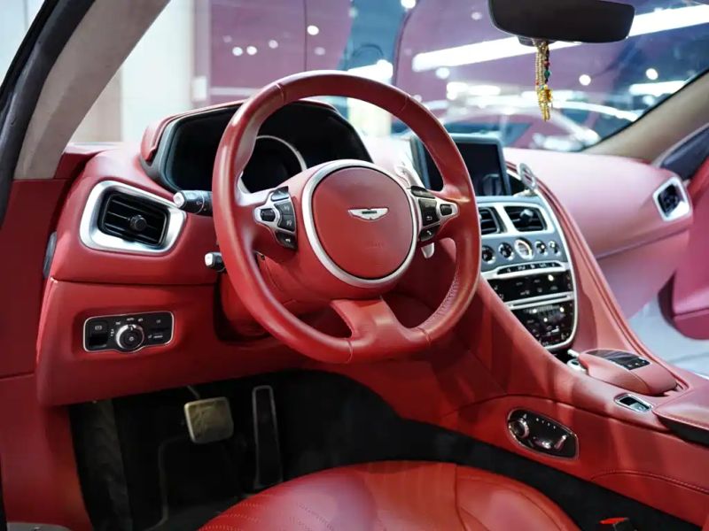 Aston-martin db11