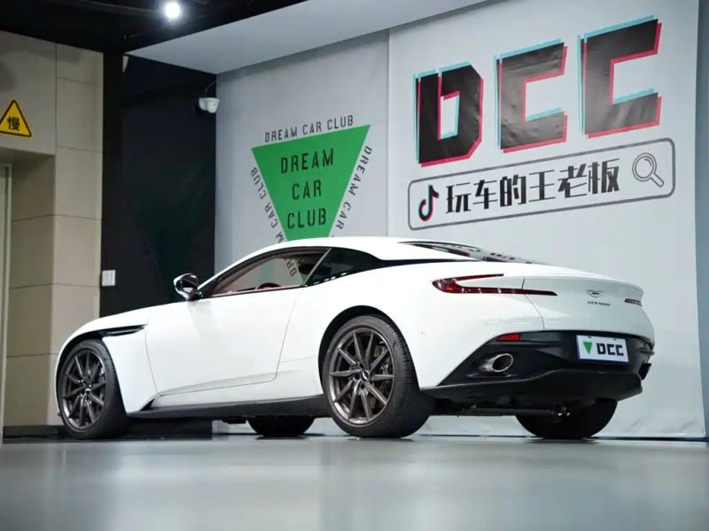 Aston-martin db11