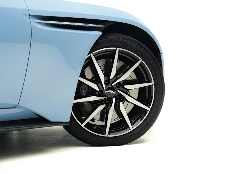Aston-martin db11