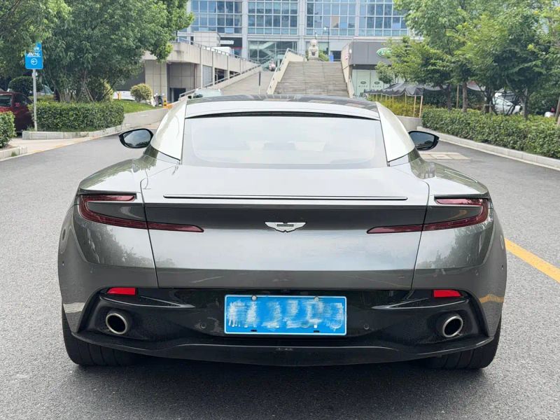 Aston-martin aston-martin-db11