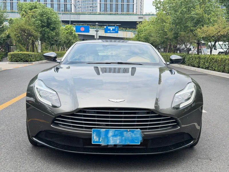 Aston-martin aston-martin-db11