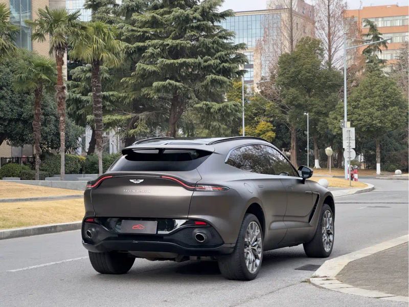 Aston-martin dbx