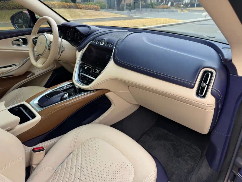 Aston-martin dbx