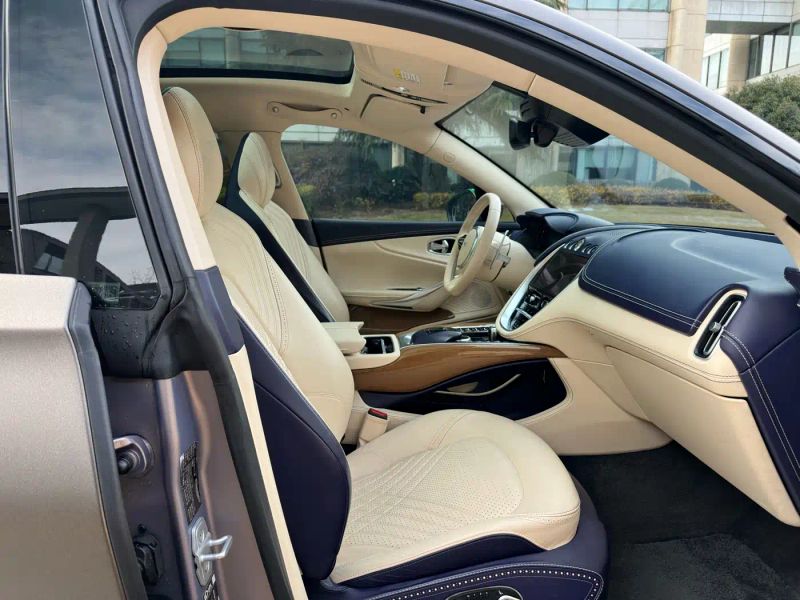Aston-martin dbx