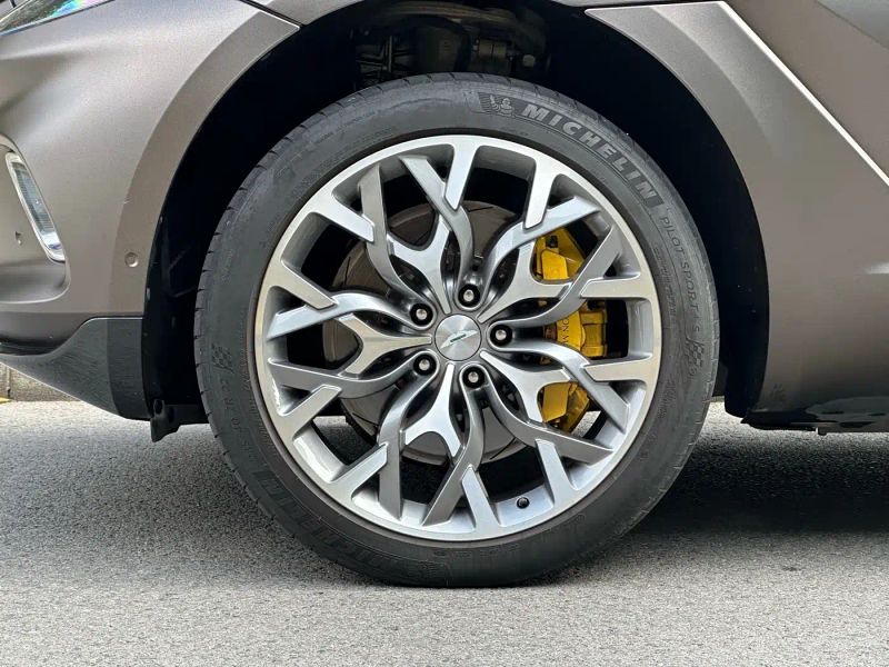 Aston-martin dbx