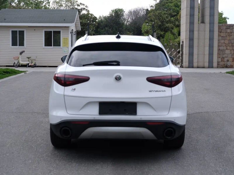 giulia stelvio