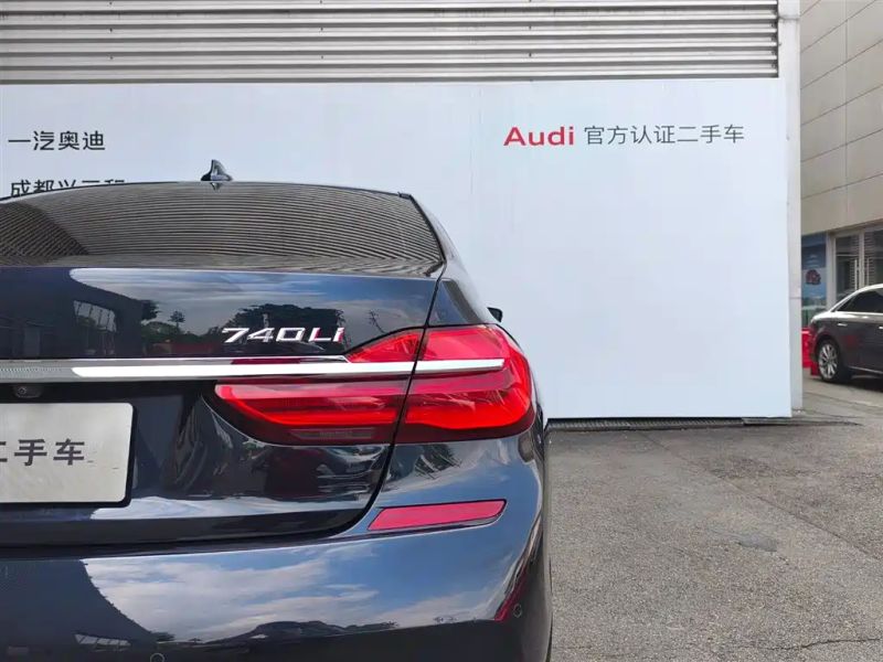 BMW 7-series