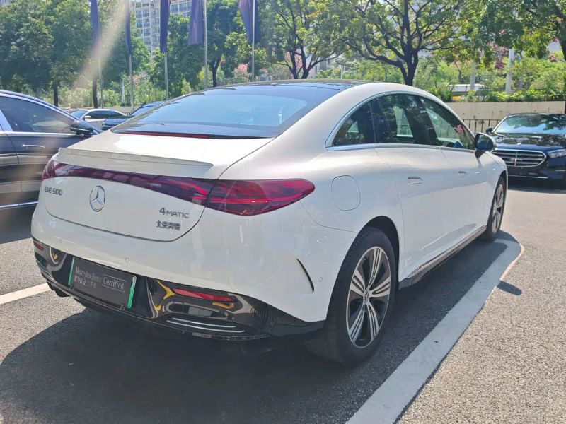 Mercedes-benz eqe