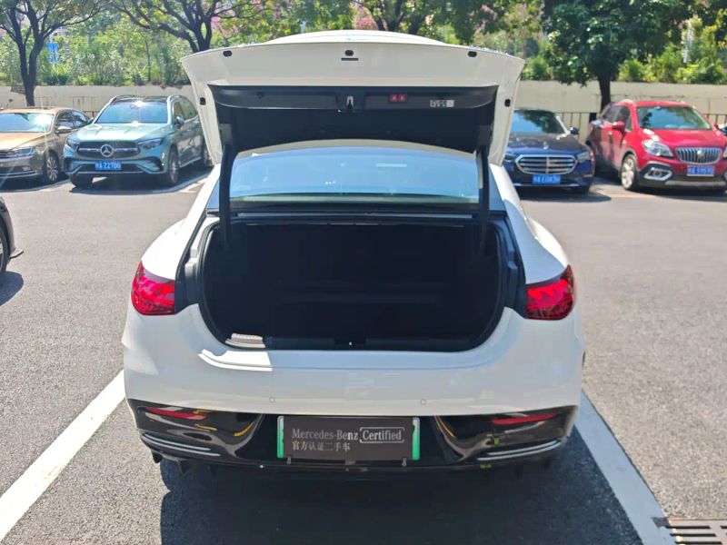 Mercedes-benz eqe