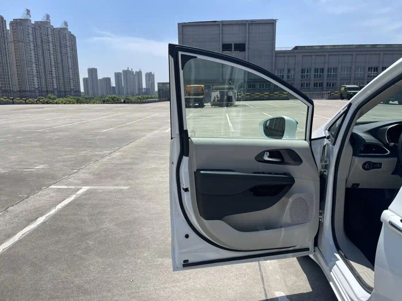 dajielong dodge_grand_caravan_phev