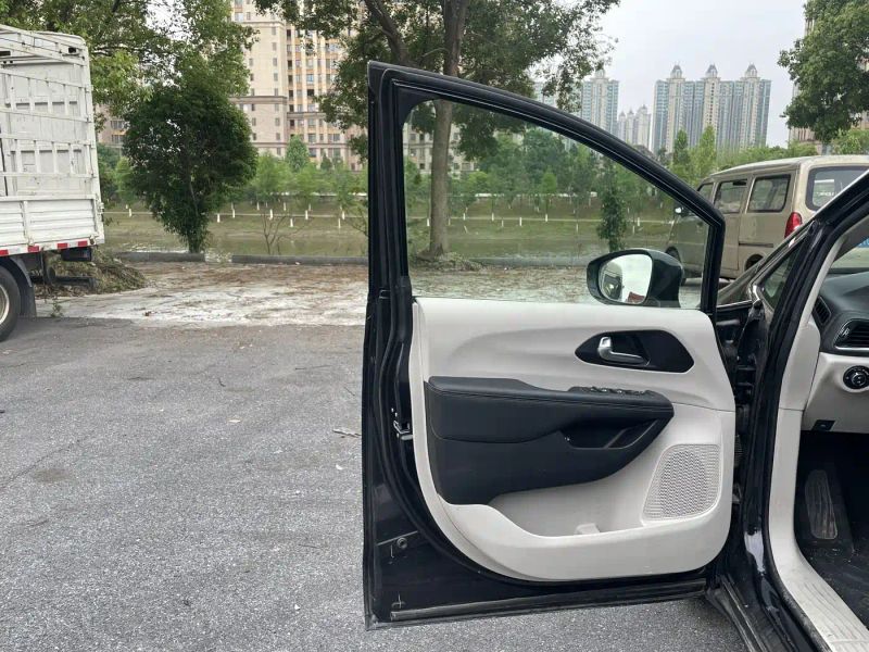 dajielong dodge_grand_caravan_phev