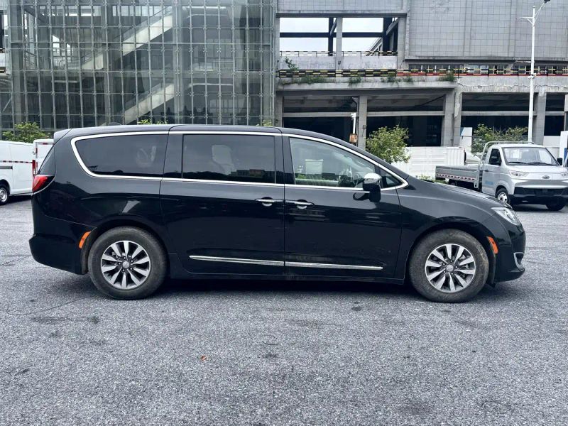 dajielong dodge_grand_caravan_phev