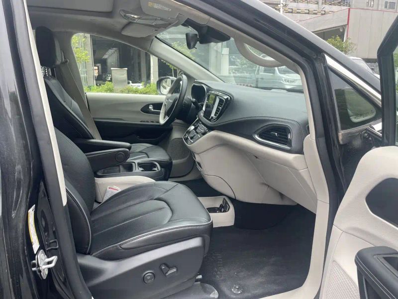 dajielong dodge_grand_caravan_phev