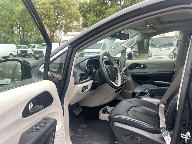 dajielong dodge_grand_caravan_phev