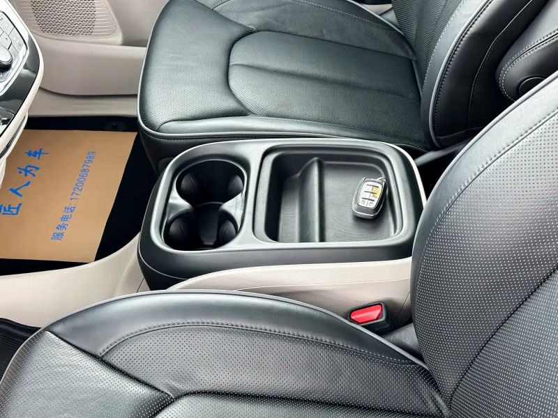 dajielong dodge_grand_caravan_phev
