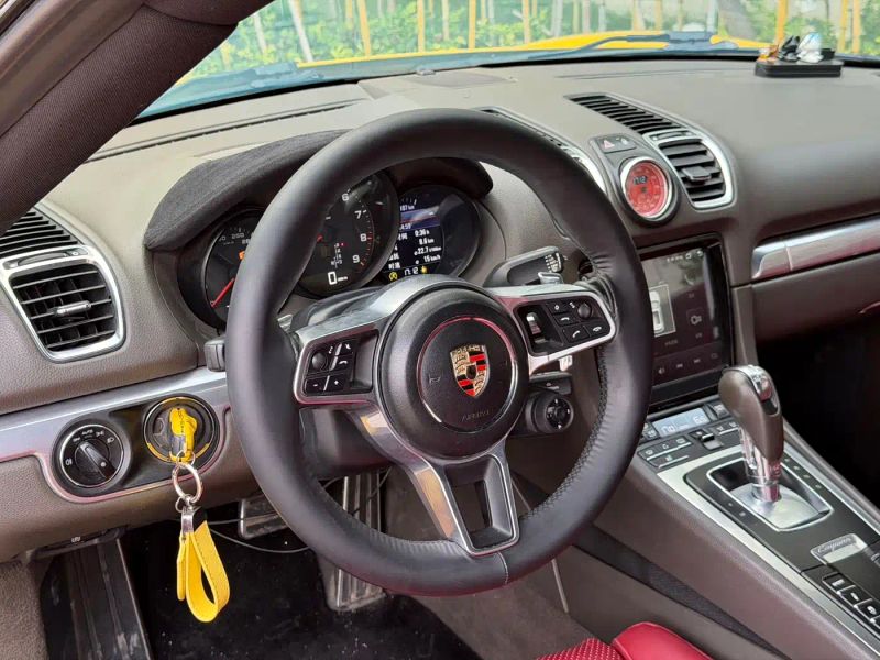 macan cayman