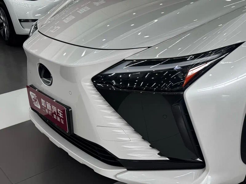 Lexus RZ