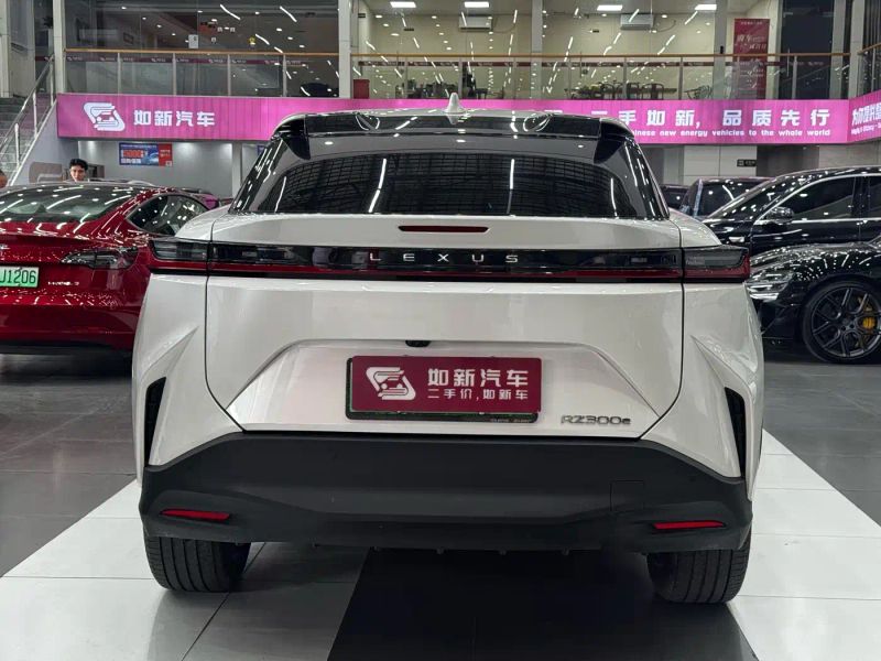 Lexus RZ