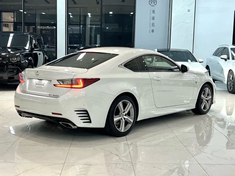 Lexus RC